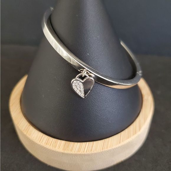 Michael Kors Bangle Bracelet with heart charm - Picture 2 of 10